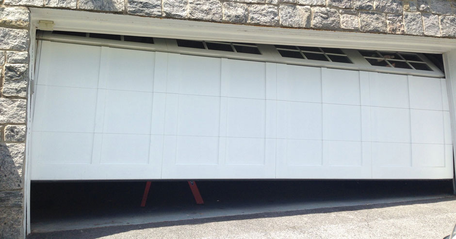 Broken garage door repairs Milwaukee County